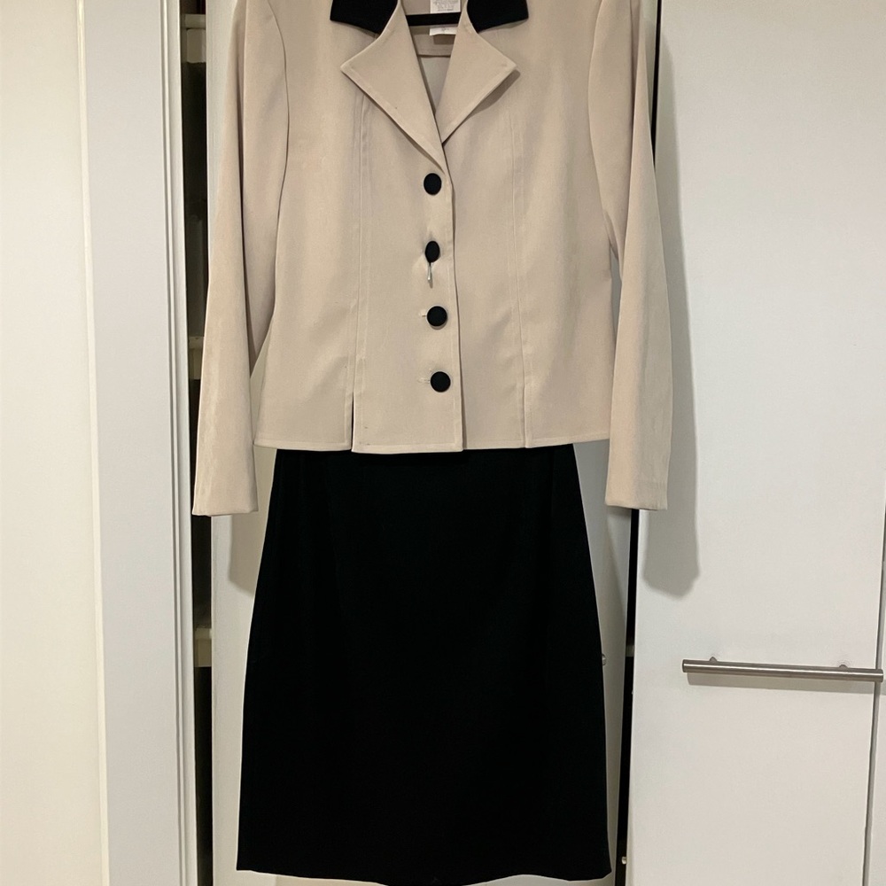 JESSICA HOWARD SET BLAZER/SKIRT size 8/6